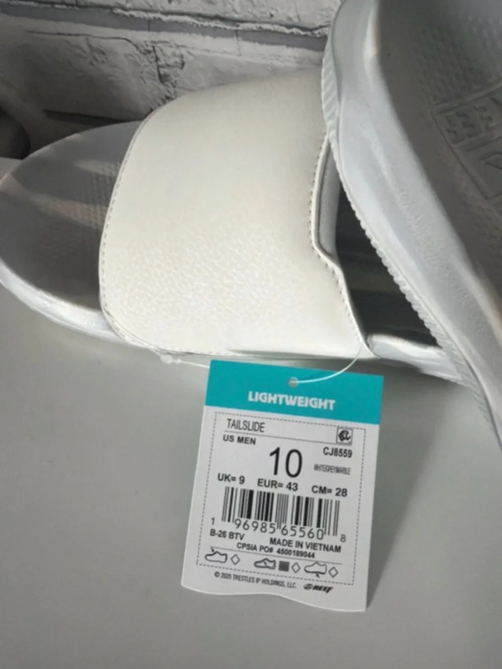 Reef Men's Size 10 Tailslide Slip on Sandals. White. New with Tags